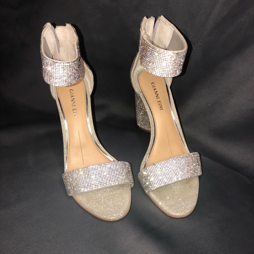 Gianni Bini high heels